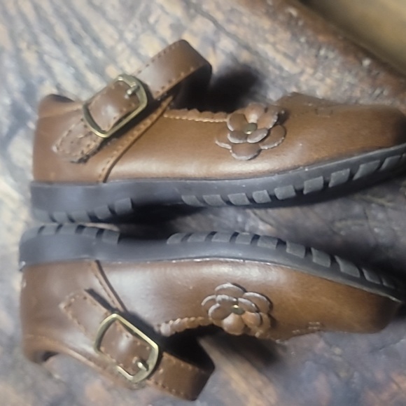 French Toast brown Mary Jane's w flower - Picture 3 of 3